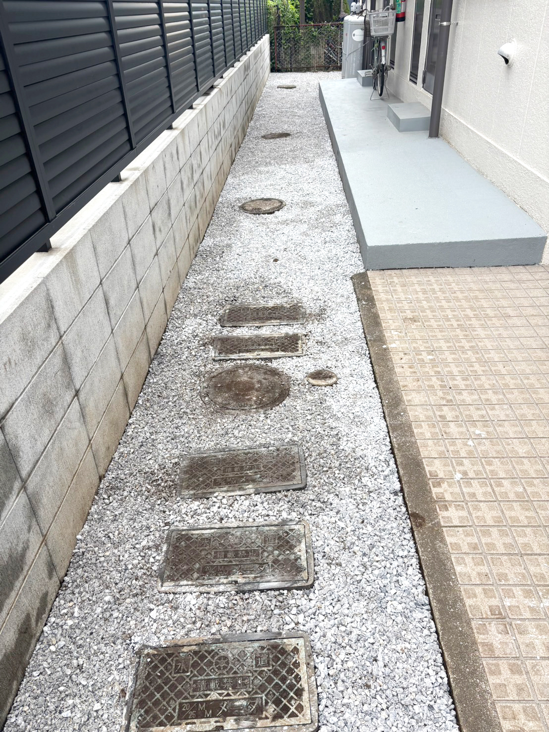 ［東京都清瀬市中里］アパート周辺の除草・整備を行いました【施工中の様子217】