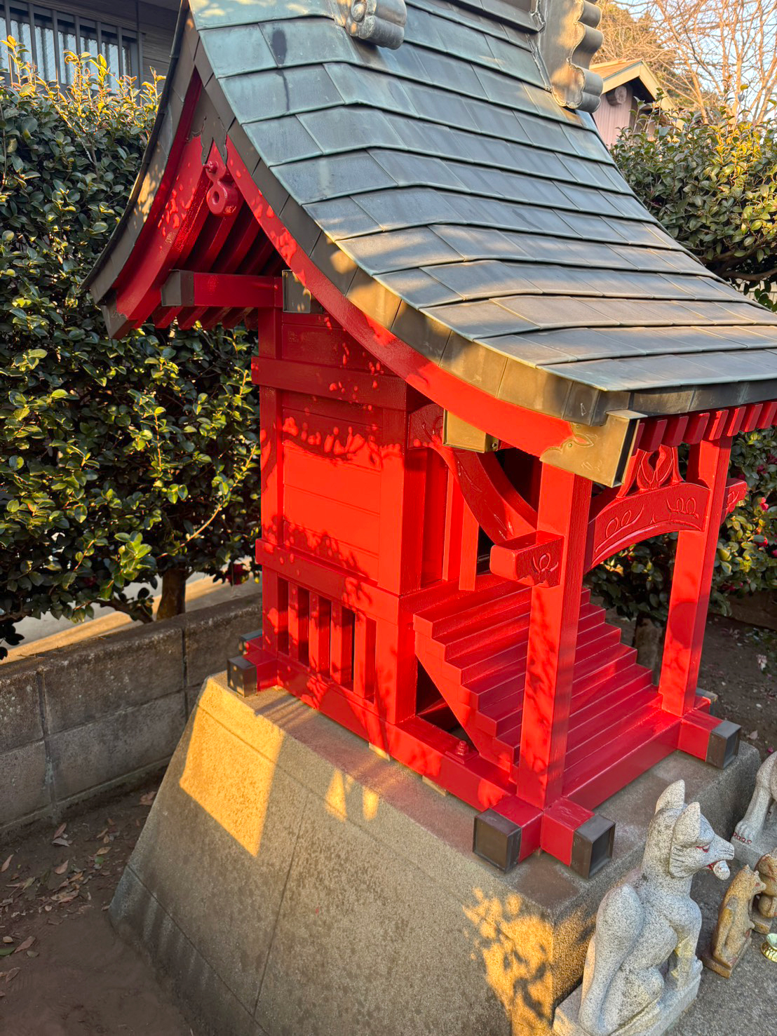 ［東京都清瀬市下清戸］お稲荷様の塗り替えを行いました【施工中の様子239】